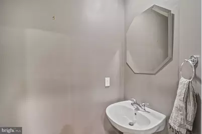 586 Regent Place NE, Washington, DC 20017 - Photo 7