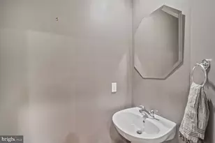 586 Regent Pl NE, Washington, DC 20017 - Photo 7