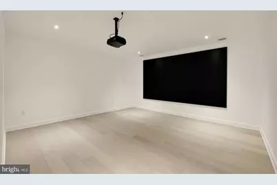 329 8th St NE, Washington, DC 20002 - Photo 43