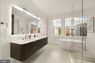 329 8th St NE, Washington, DC 20002 - Photo 25