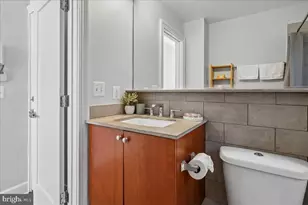 1121 24th St NW, Washington, DC 20037 - Photo 11