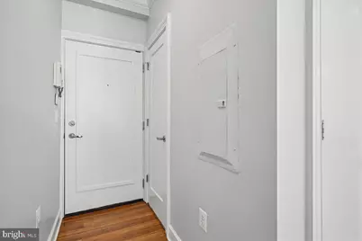 1121 24th Street NW #309, Washington, DC 20037 - Photo 5