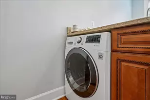 1121 24th St NW, Washington, DC 20037 - Photo 9