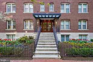 1121 24th St NW, Washington, DC 20037 - Photo 1