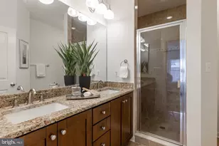 330 L St SE, Washington, DC 20003 - Photo 11