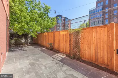 215 I Street NE #105, Washington, DC 20002 - Photo 37