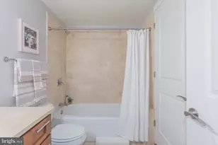 215 I St NE, Washington, DC 20002 - Photo 25