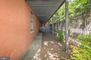 215 I St NE, Washington, DC 20002 - Photo 35