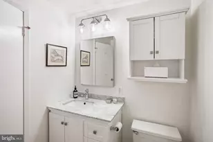 2123 California St NW, Washington, DC 20008 - Photo 15