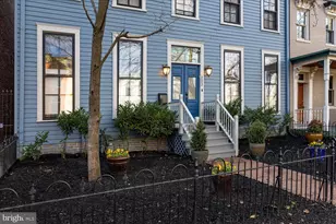 203 9th St SE, Washington, DC 20003 - Photo 3