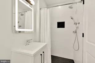 235 12th St SE, Washington, DC 20003 - Photo 37