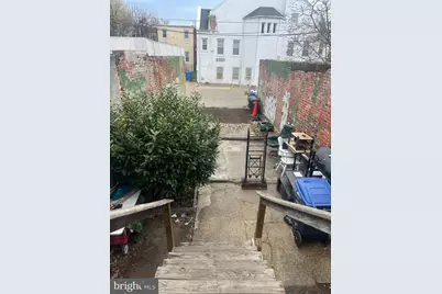 633 10th Street NE, Washington, DC 20002 - Photo 3