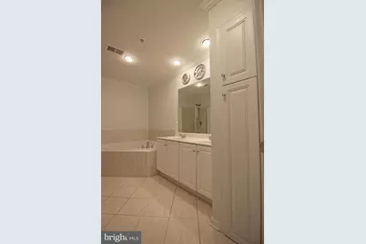 722 Capitol Square Place SW, Washington, DC 20024 - Photo 17