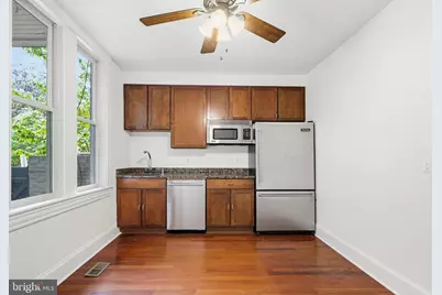400 7th Street SE, Washington, DC 20003 - Photo 11
