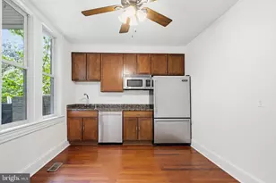400 7th St SE, Washington, DC 20003 - Photo 11