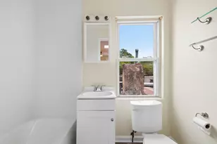 925 8th St NE, Washington, DC 20002 - Photo 15