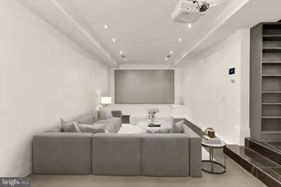 3249 P St NW, Washington, DC 20007 - Photo 57