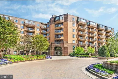 2111 Wisconsin Avenue NW #210, Washington, DC 20007 - Photo 1