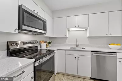 2111 Wisconsin Avenue NW #210, Washington, DC 20007 - Photo 9