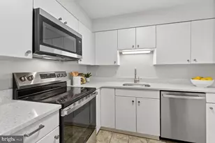 2111 Wisconsin Ave NW, Washington, DC 20007 - Photo 9