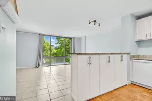 950 25th St NW, Washington, DC 20037 - Photo 3