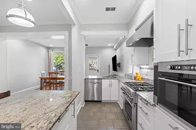 2305 38th Street NW, Washington, DC 20007 - Photo 11