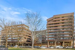 2555 Pennsylvania Ave NW, Washington, DC 20037 - Photo 1