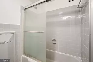 4201 Cathedral Ave NW, Washington, DC 20016 - Photo 17