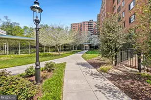 4201 Cathedral Ave NW, Washington, DC 20016 - Photo 29
