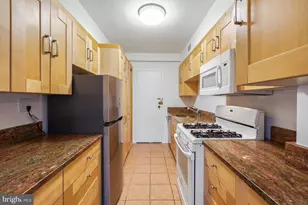 4201 Cathedral Ave NW, Washington, DC 20016 - Photo 13