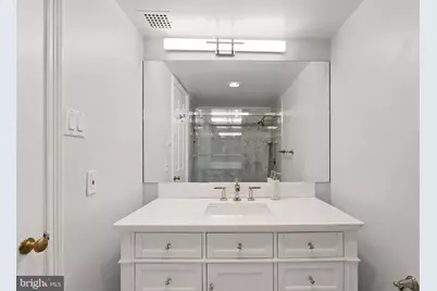 700 New Hampshire Avenue NW #105, Washington, DC 20037 - Photo 19