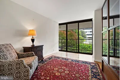 700 New Hampshire Avenue NW #105, Washington, DC 20037 - Photo 17