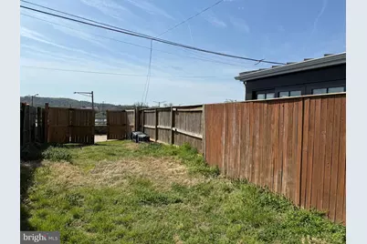 1527 K Street SE, Washington, DC 20003 - Photo 17