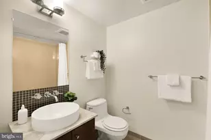 1025 1st St SE, Washington, DC 20003 - Photo 15