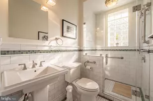 319 C St SE, Washington, DC 20003 - Photo 19