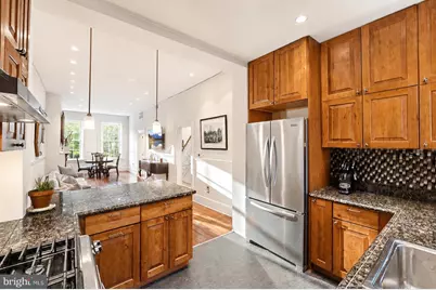 319 C Street SE, Washington, DC 20003 - Photo 15