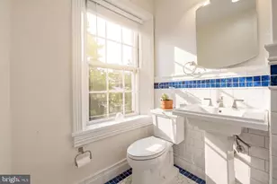 319 C St SE, Washington, DC 20003 - Photo 43