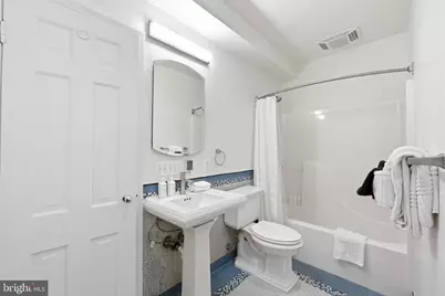 319 C Street SE, Washington, DC 20003 - Photo 59