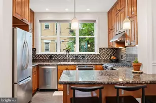 319 C St SE, Washington, DC 20003 - Photo 17