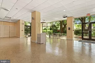 4201 Cathedral Ave NW, Washington, DC 20016 - Photo 27
