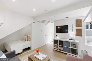2424 17th St NW, Washington, DC 20009 - Photo 5