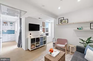 2424 17th St NW, Washington, DC 20009 - Photo 3