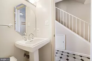 1616 Beekman Pl NW, Washington, DC 20009 - Photo 11