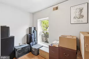 2111 12th St NW, Washington, DC 20009 - Photo 17