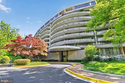 4200 Massachusetts Avenue NW #402, Washington, DC 20016 - Photo 1