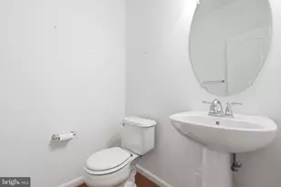 627 Ava Cir NE, Washington, DC 20017 - Photo 19