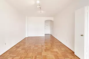 1 Scott Cir NW, Washington, DC 20036 - Photo 5