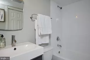 1750 Harvard St NW, Washington, DC 20009 - Photo 19