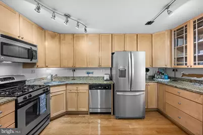 4840 Macarthur Boulevard NW #402, Washington, DC 20007 - Photo 9