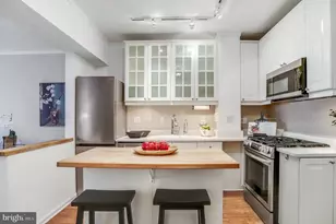 1 Scott Cir NW, Washington, DC 20036 - Photo 15